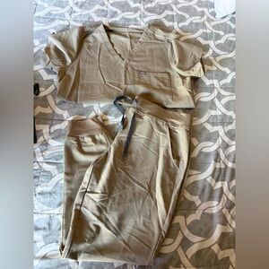 Figs Khaki Scrub Ensemble
